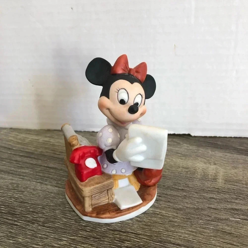 Vtg Porcelain Minnie  Mouse